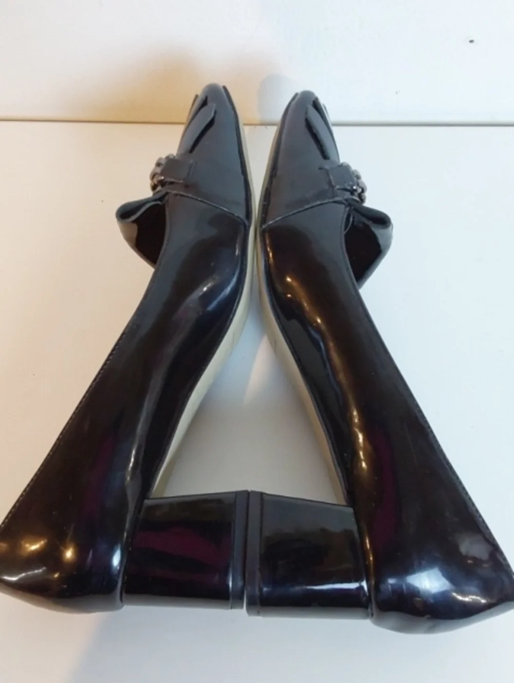 Tahari sleek patent